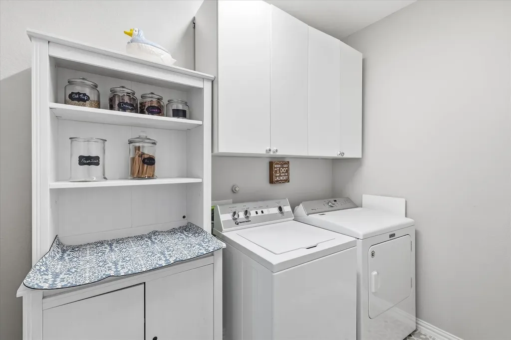 825 Crest Breeze Drive Fort Worth TX 76052