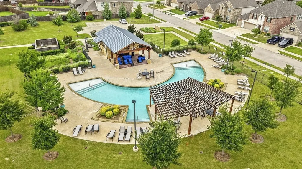 825 Crest Breeze Drive Fort Worth TX 76052