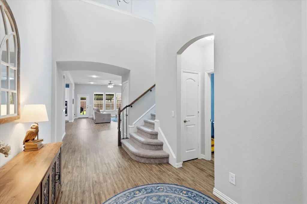 825 Crest Breeze Drive Fort Worth TX 76052