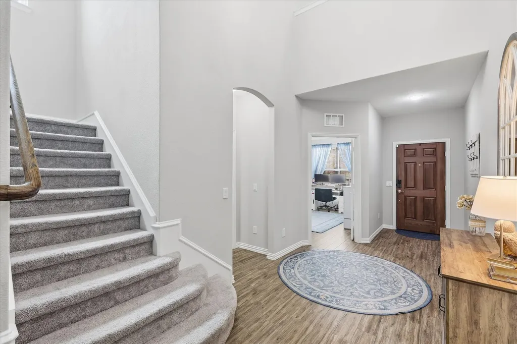 825 Crest Breeze Drive Fort Worth TX 76052