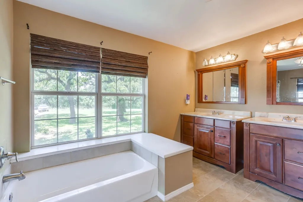 4536 County Road 806 Cleburne TX 76031
