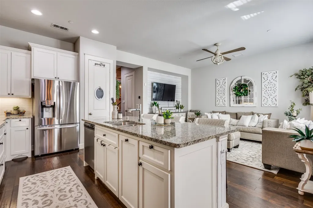 1132 Moonstone Street Carrollton TX 75007