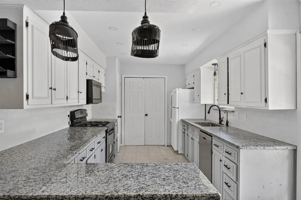 2403 Robin Circle Denton TX 76209