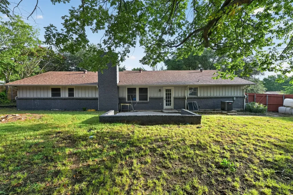 2403 Robin Circle Denton TX 76209