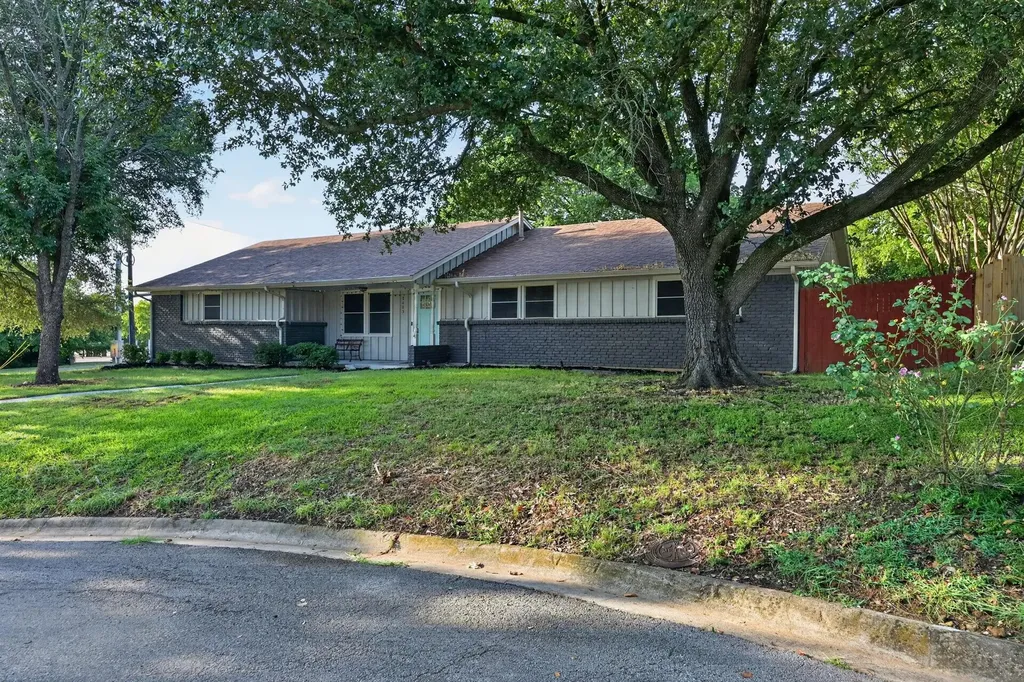 2403 Robin Circle Denton TX 76209