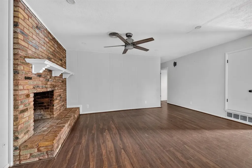 2403 Robin Circle Denton TX 76209
