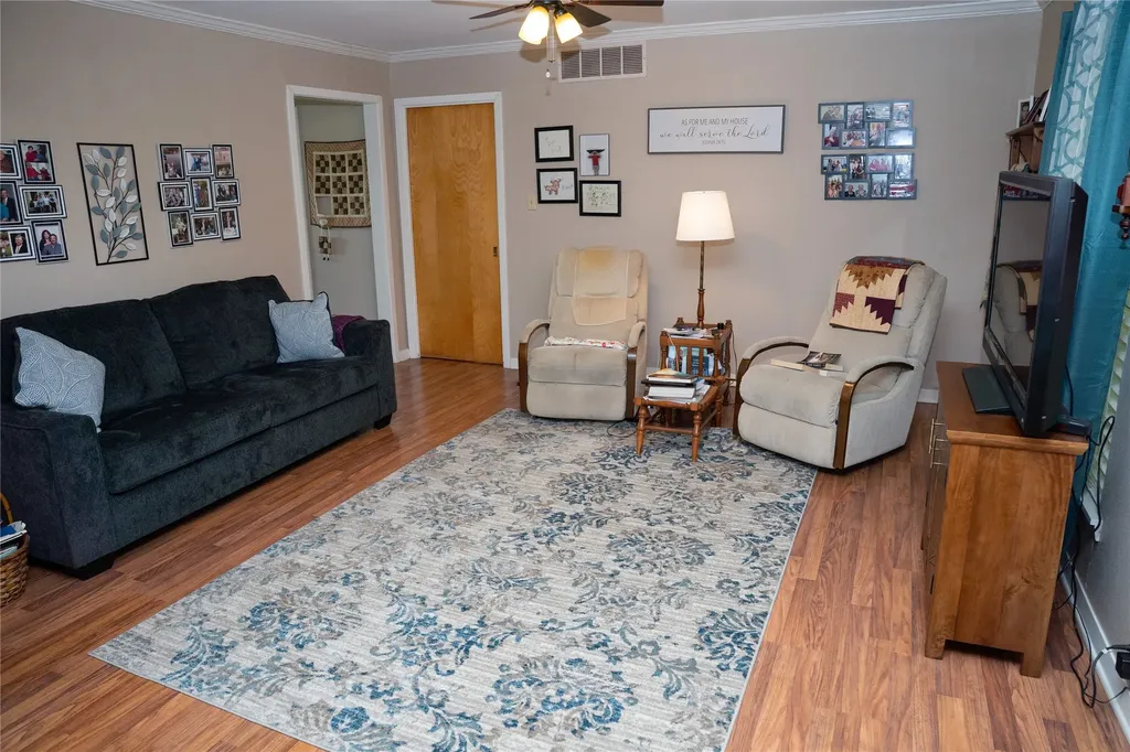 1016 E Franklin Street Hillsboro TX 76645