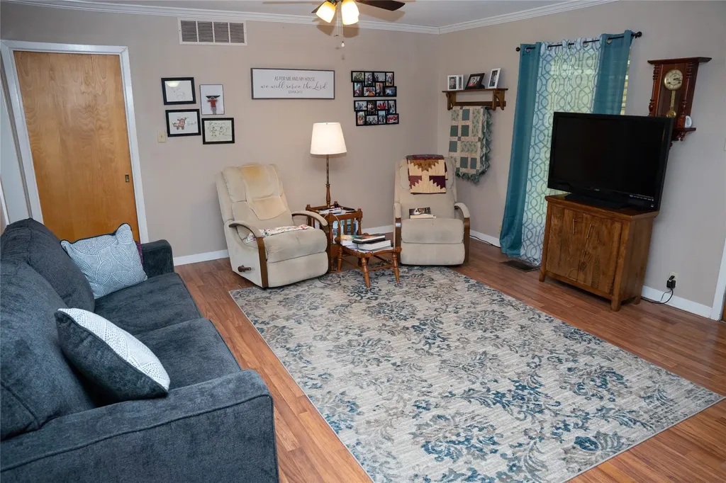 1016 E Franklin Street Hillsboro TX 76645