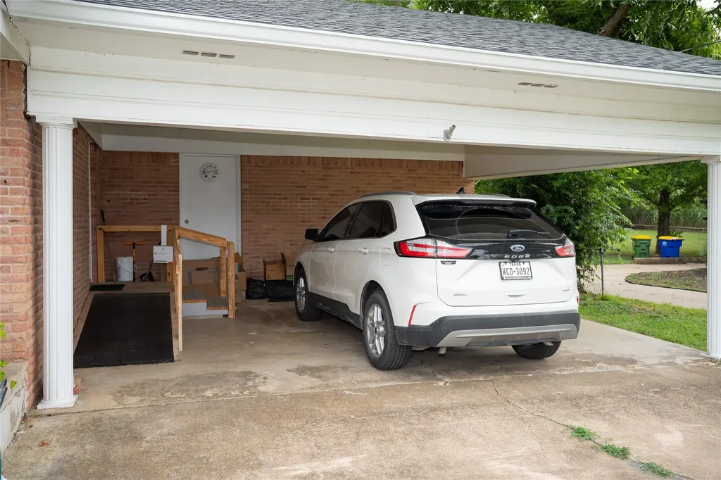 1016 E Franklin Street Hillsboro TX 76645