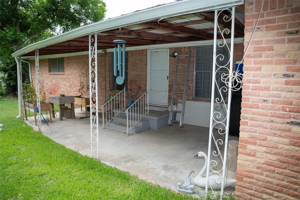 1016 E Franklin Street Hillsboro TX 76645