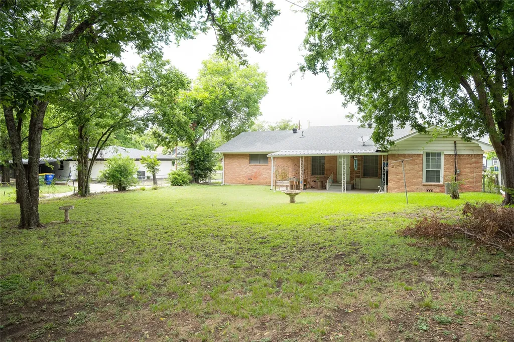 1016 E Franklin Street Hillsboro TX 76645