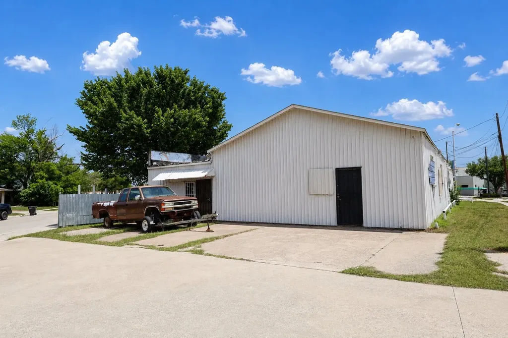 3153 N Beach Street Fort Worth TX 76111