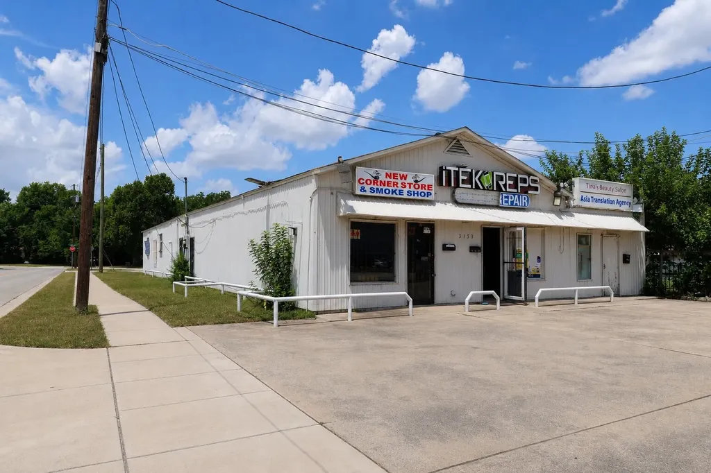 3153 N Beach Street Fort Worth TX 76111