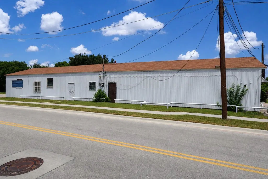 3153 N Beach Street Fort Worth TX 76111