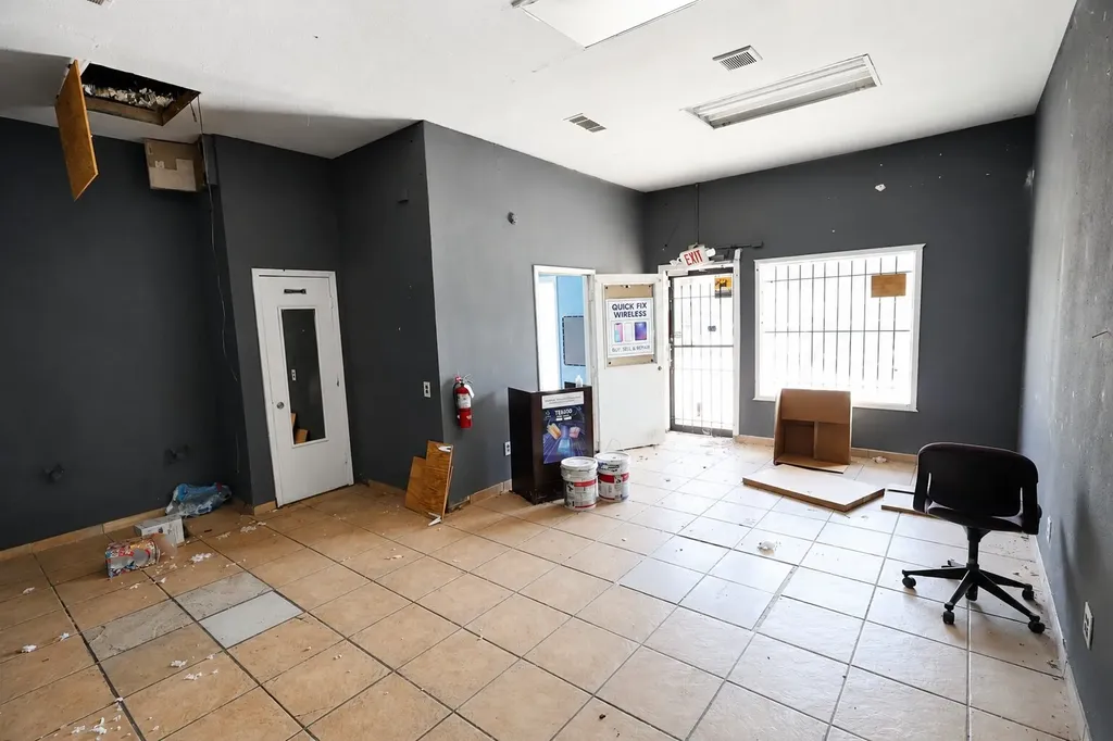3153 N Beach Street Fort Worth TX 76111