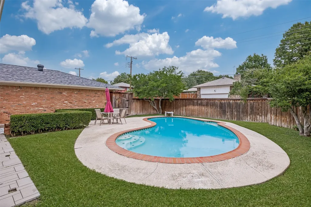 9615 Millridge Drive Dallas TX 75243