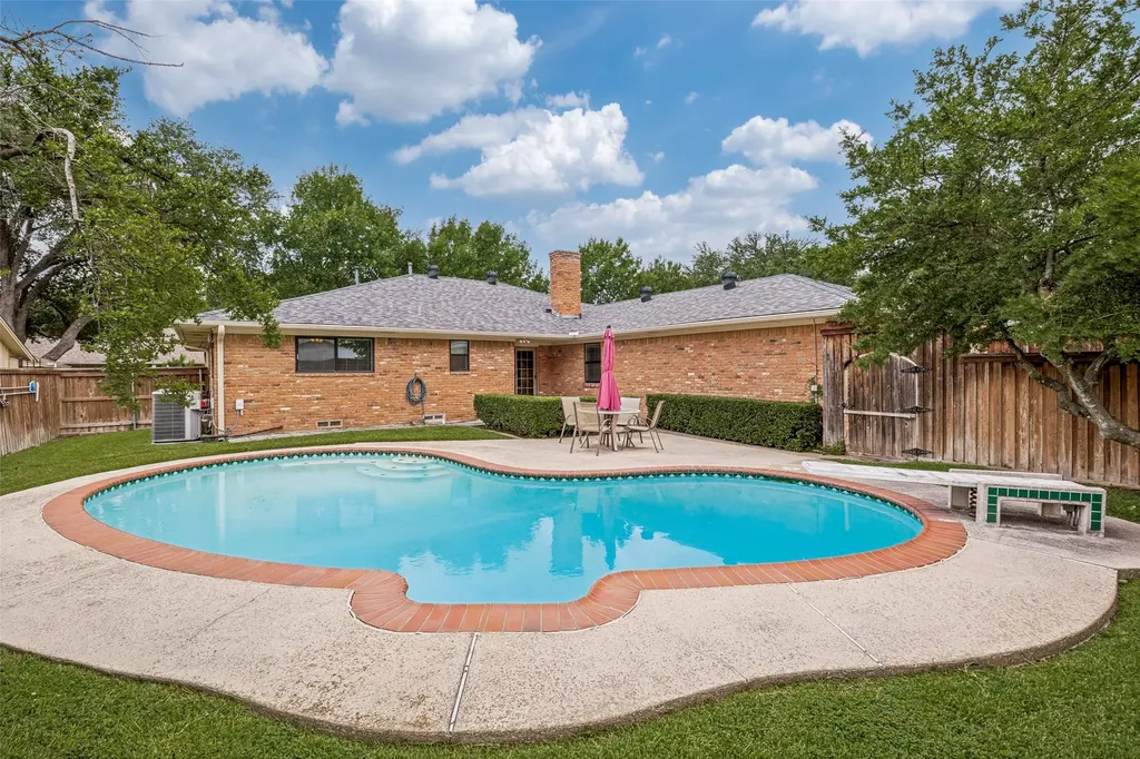 9615 Millridge Drive Dallas TX 75243