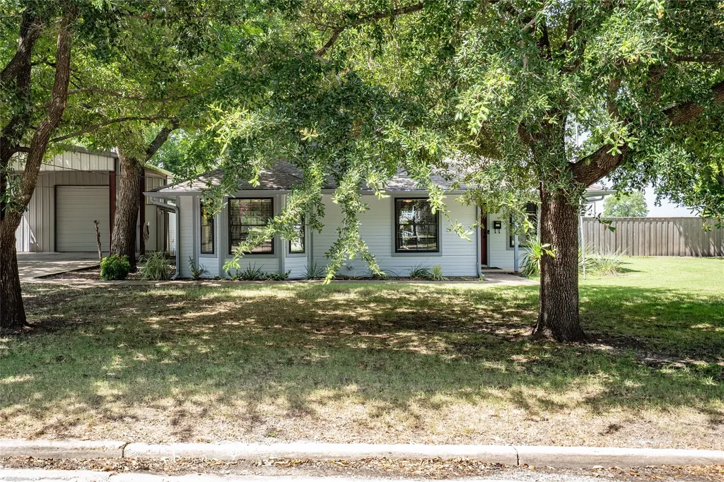 205 Murchison Street Farmersville TX 75442