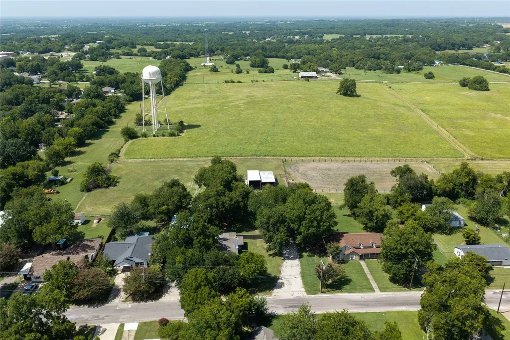 205 Murchison Street Farmersville TX 75442