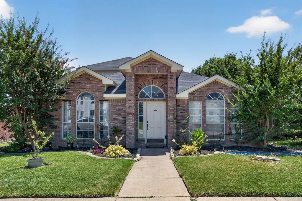 2272 Bresee Drive Carrollton TX 75010