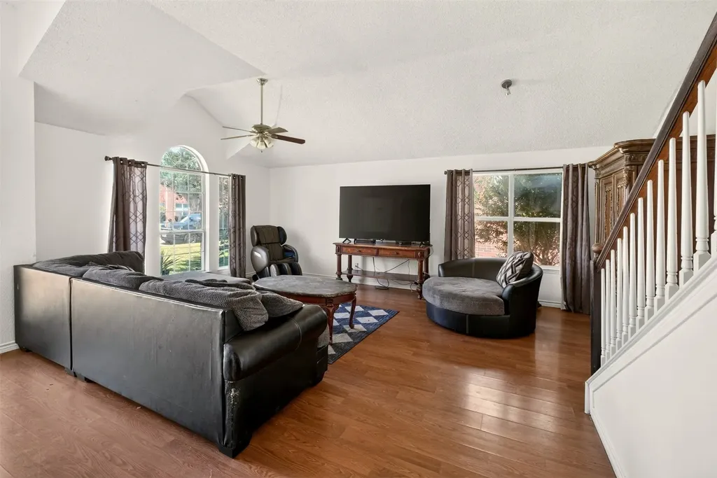 2272 Bresee Drive Carrollton TX 75010