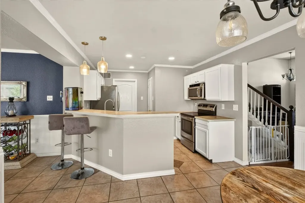 2272 Bresee Drive Carrollton TX 75010