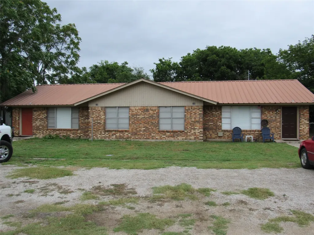 104,105,108,109 Poco Drive Bangs TX 76823
