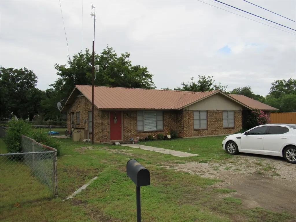 104,105,108,109 Poco Drive Bangs TX 76823