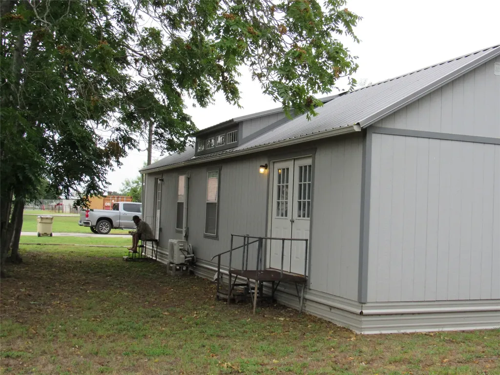 104,105,108,109 Poco Drive Bangs TX 76823