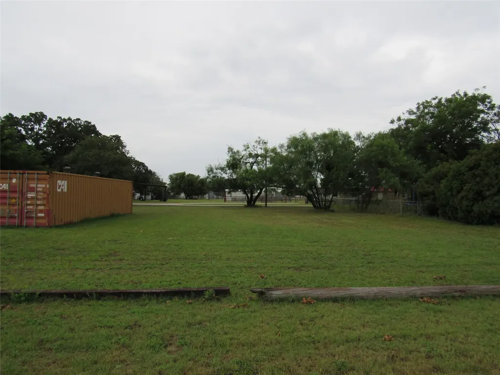 104,105,108,109 Poco Drive Bangs TX 76823