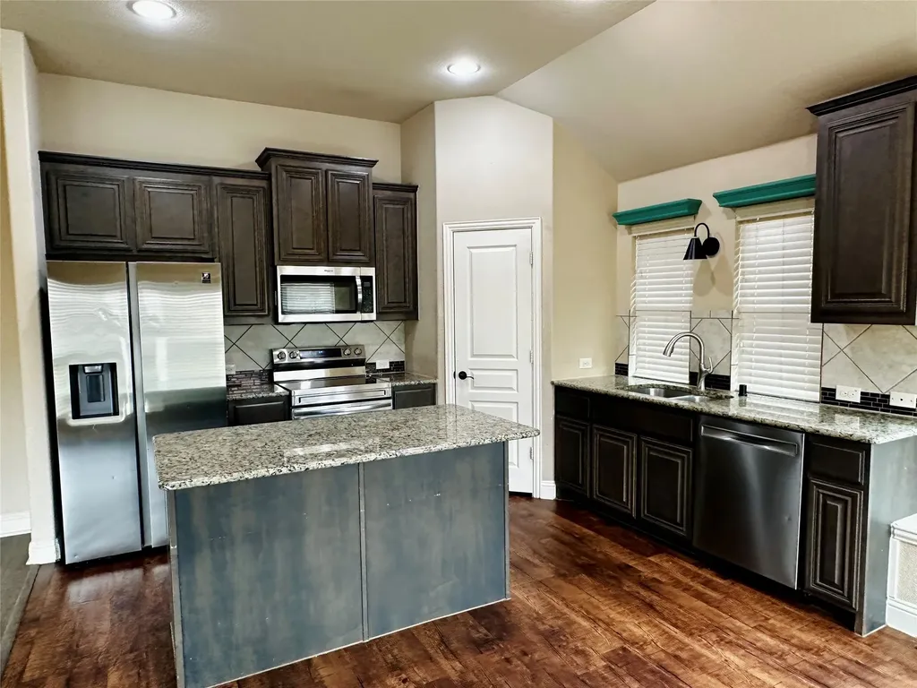 3011 Winecup Court Heartland TX 75126