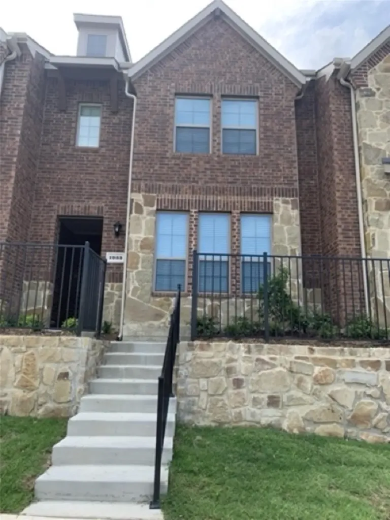 1933 Buffalo Hill Drive Mesquite TX 75149
