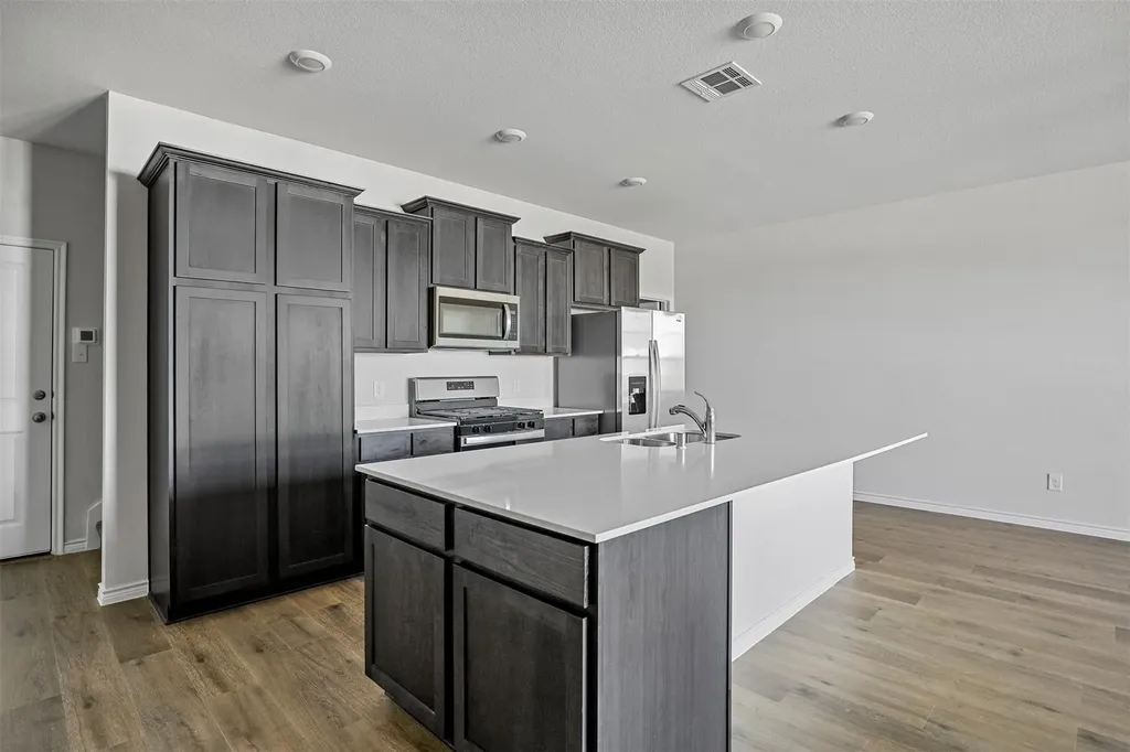 1933 Buffalo Hill Drive Mesquite TX 75149