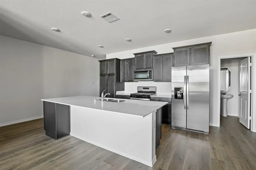 1933 Buffalo Hill Drive Mesquite TX 75149