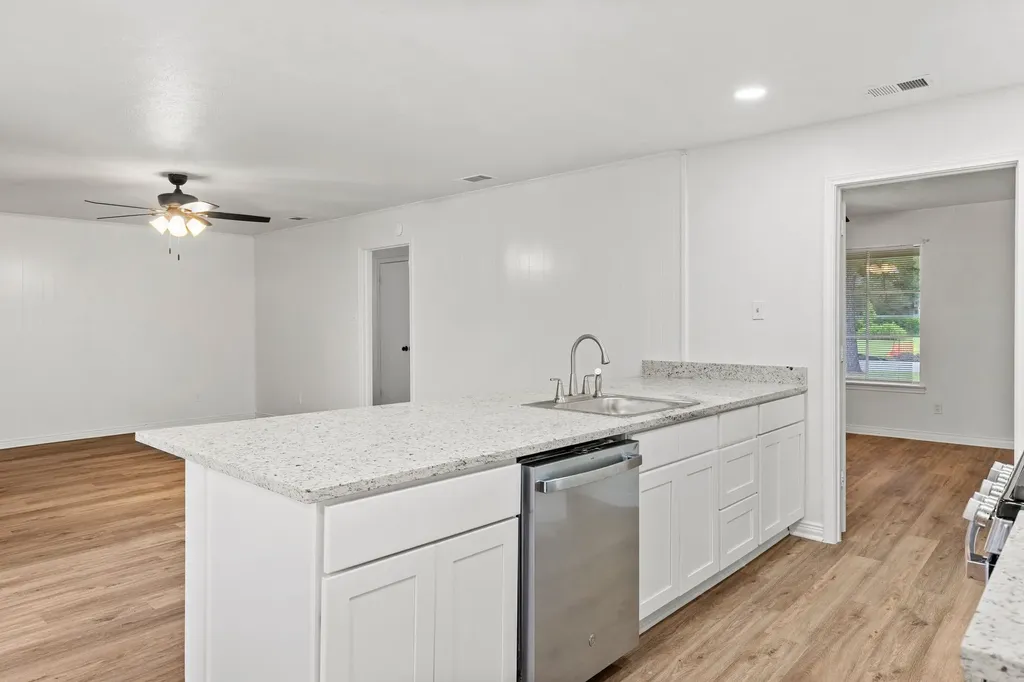 3 Timberside Drive Greenville TX 75402