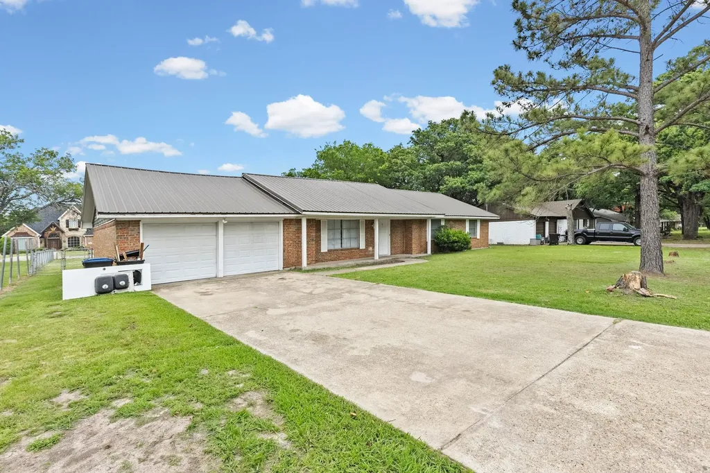 3 Timberside Drive Greenville TX 75402