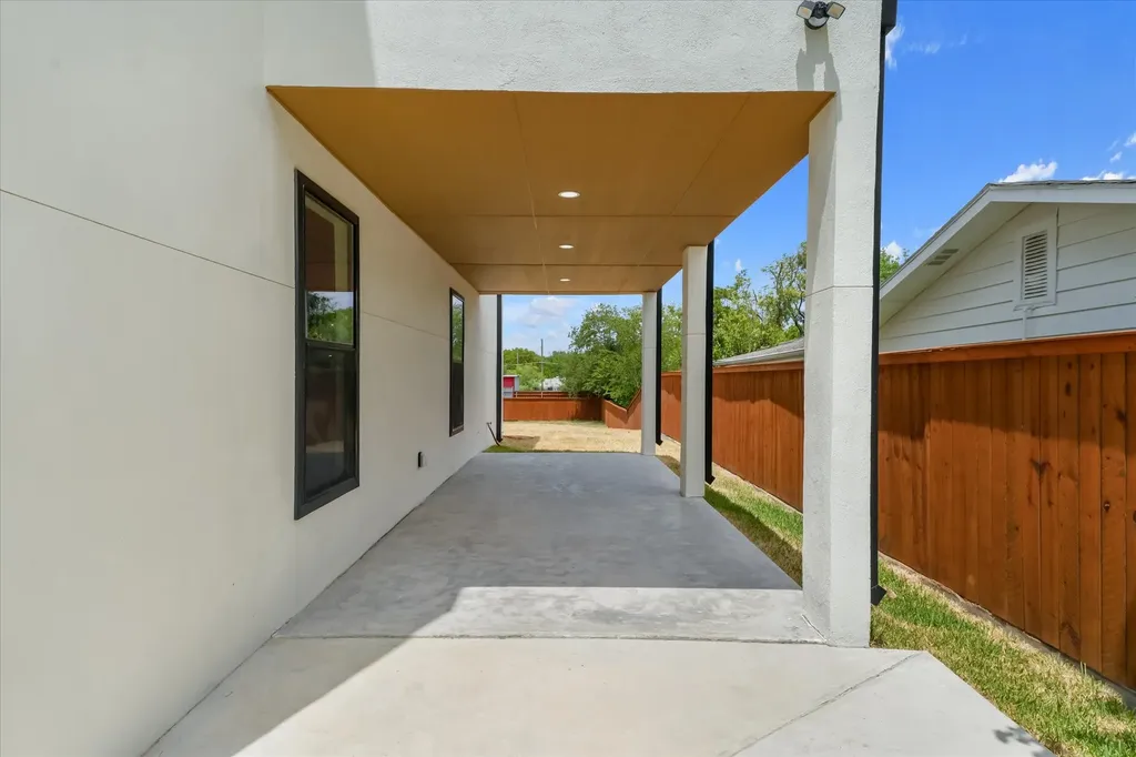 6027 Verde Way Dallas TX 75211