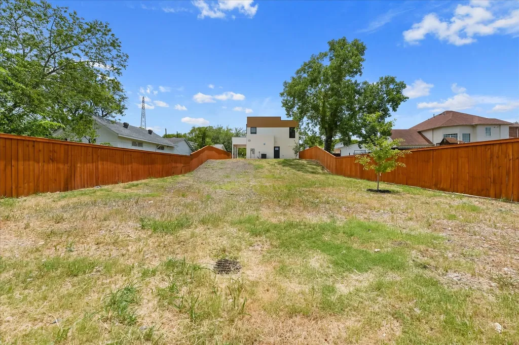 6027 Verde Way Dallas TX 75211