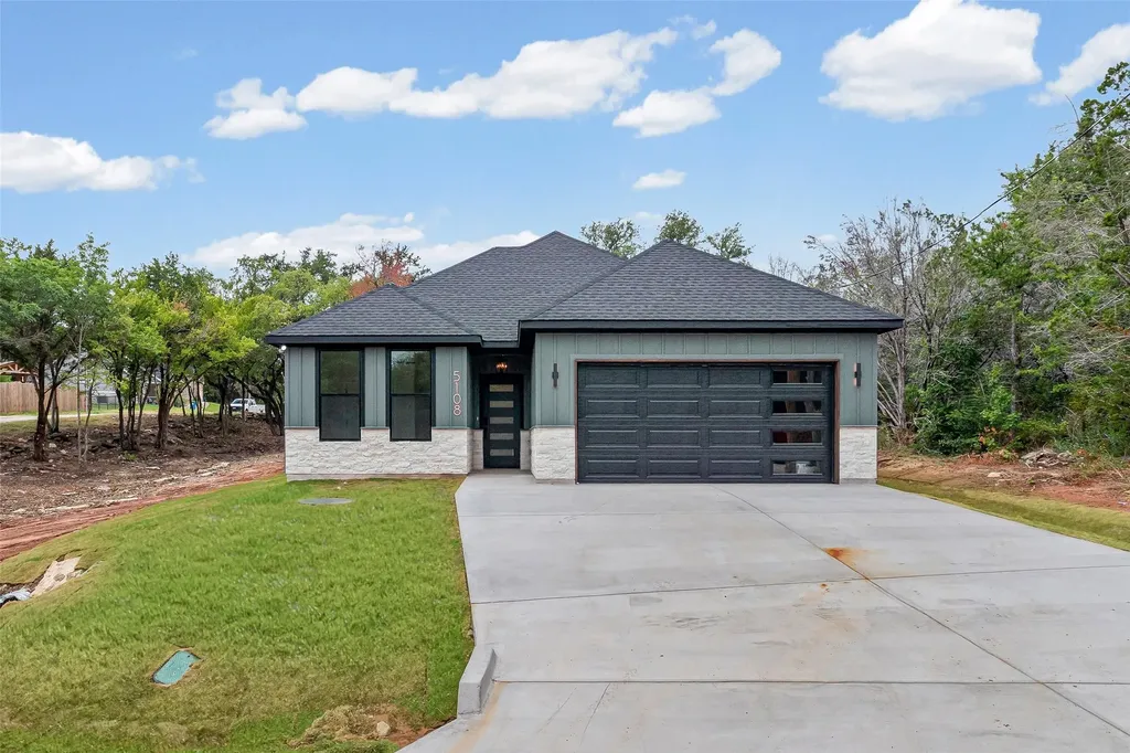 5108 Stoneridge Drive Granbury TX 76048