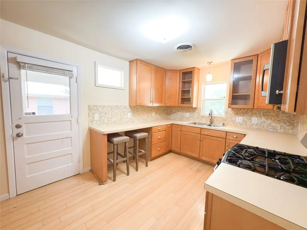 10457 Solta Drive Dallas TX 75218