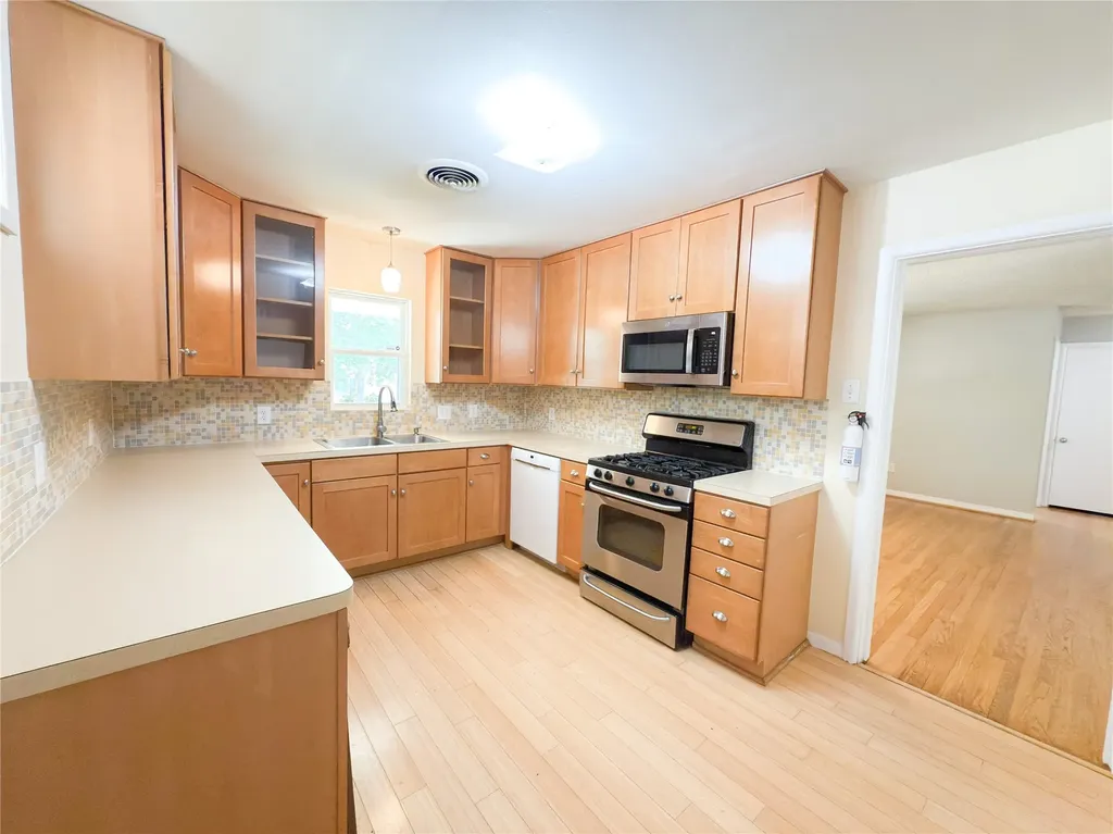 10457 Solta Drive Dallas TX 75218