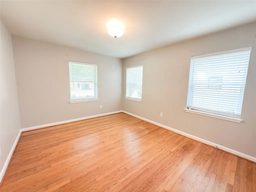 10457 Solta Drive Dallas TX 75218