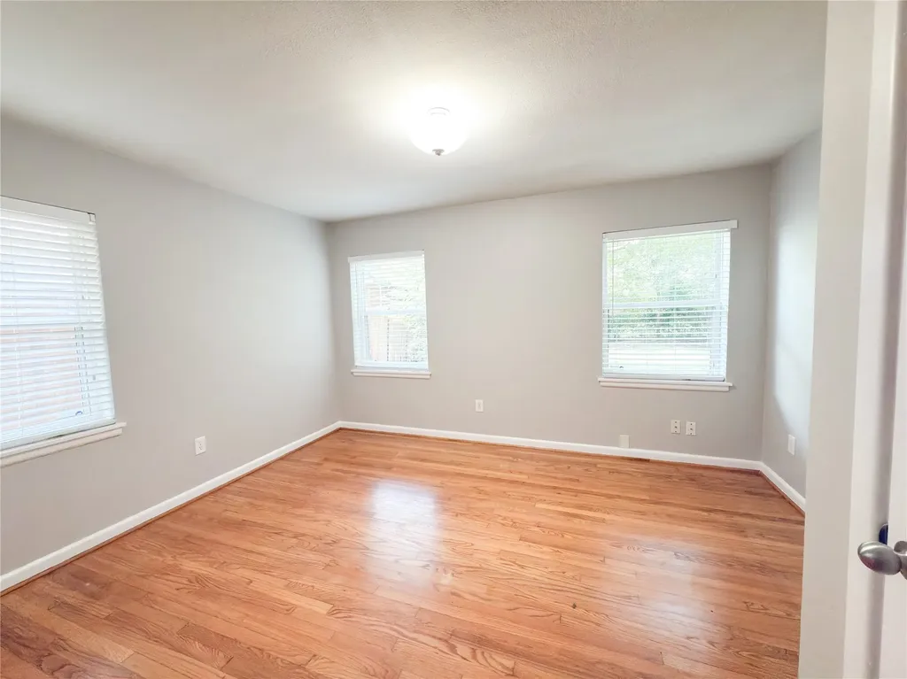 10457 Solta Drive Dallas TX 75218