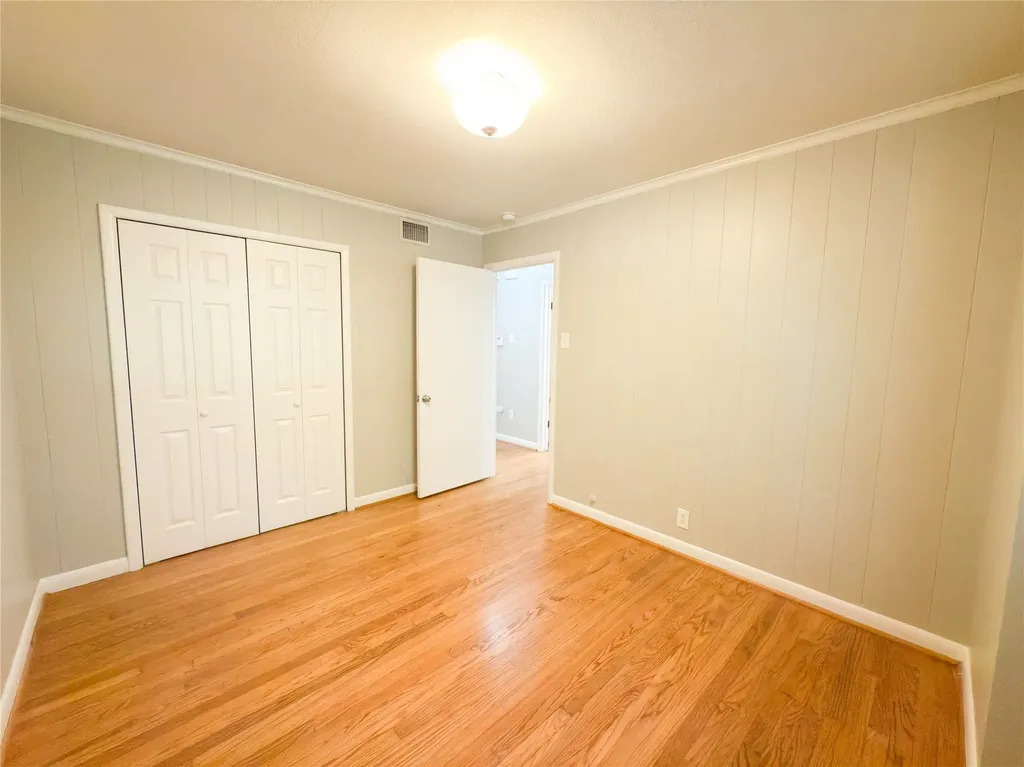 10457 Solta Drive Dallas TX 75218