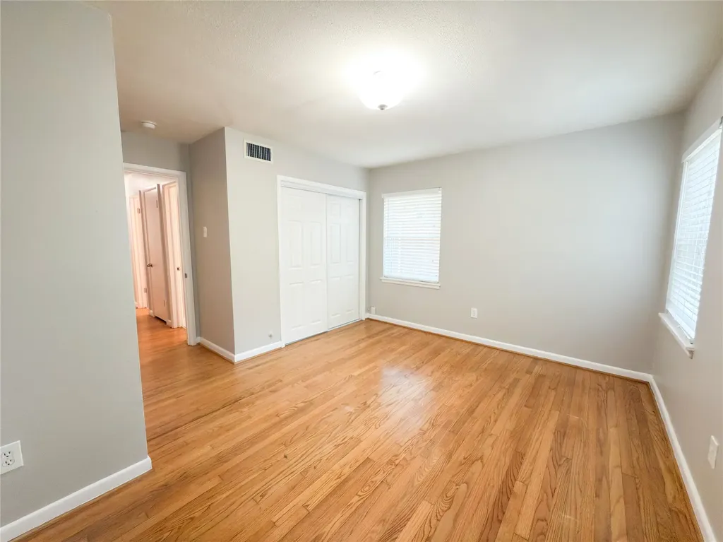 10457 Solta Drive Dallas TX 75218