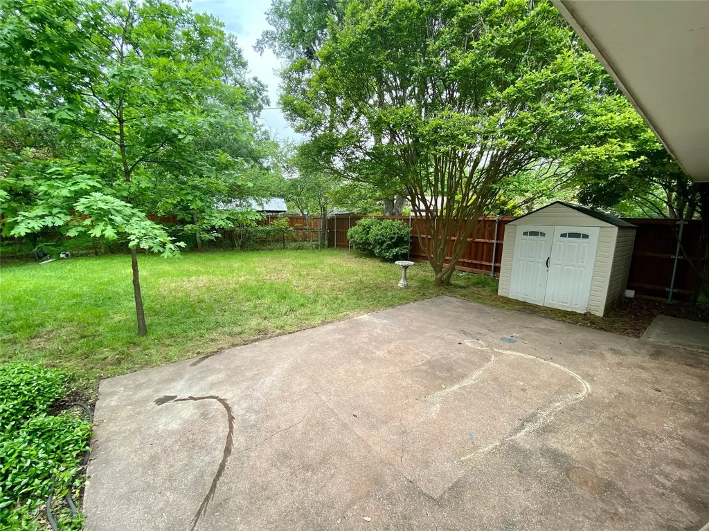 10457 Solta Drive Dallas TX 75218