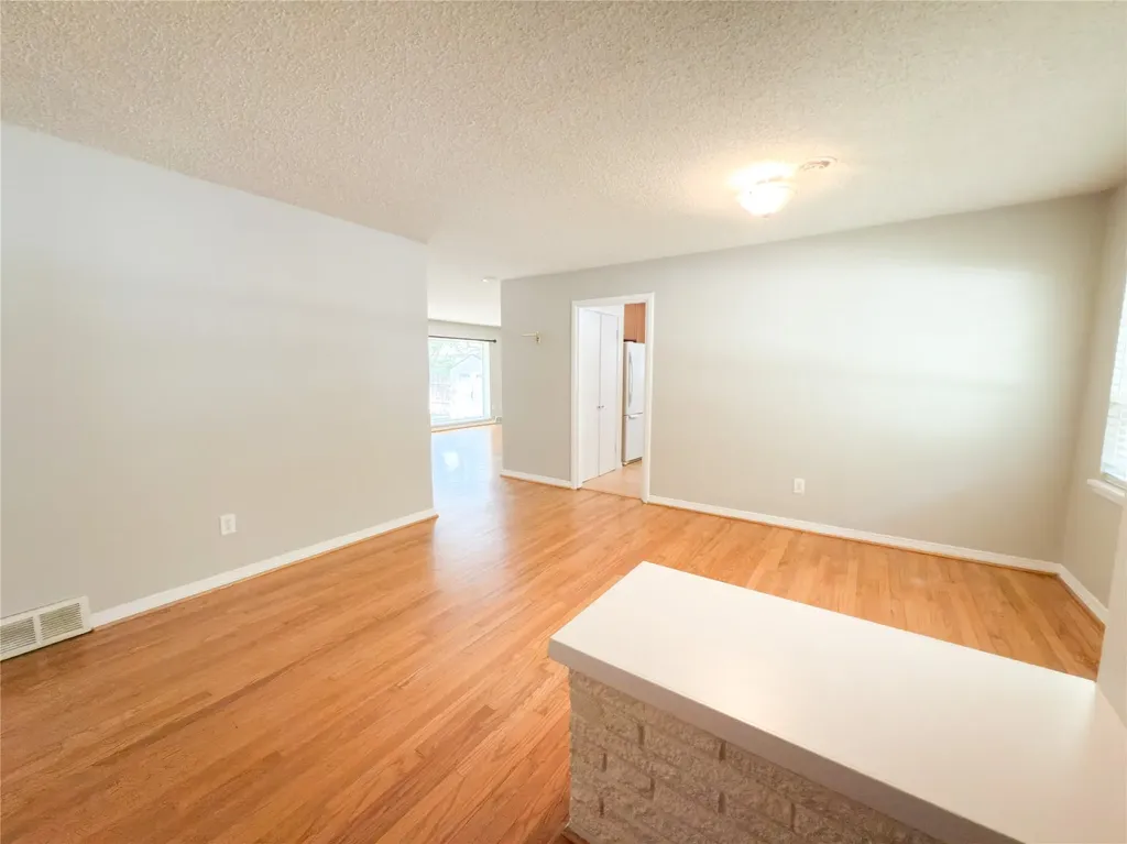 10457 Solta Drive Dallas TX 75218