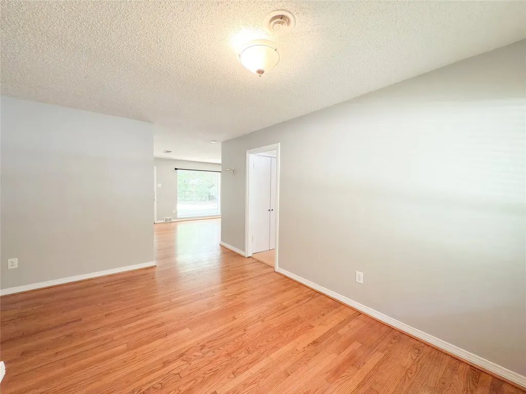 10457 Solta Drive Dallas TX 75218