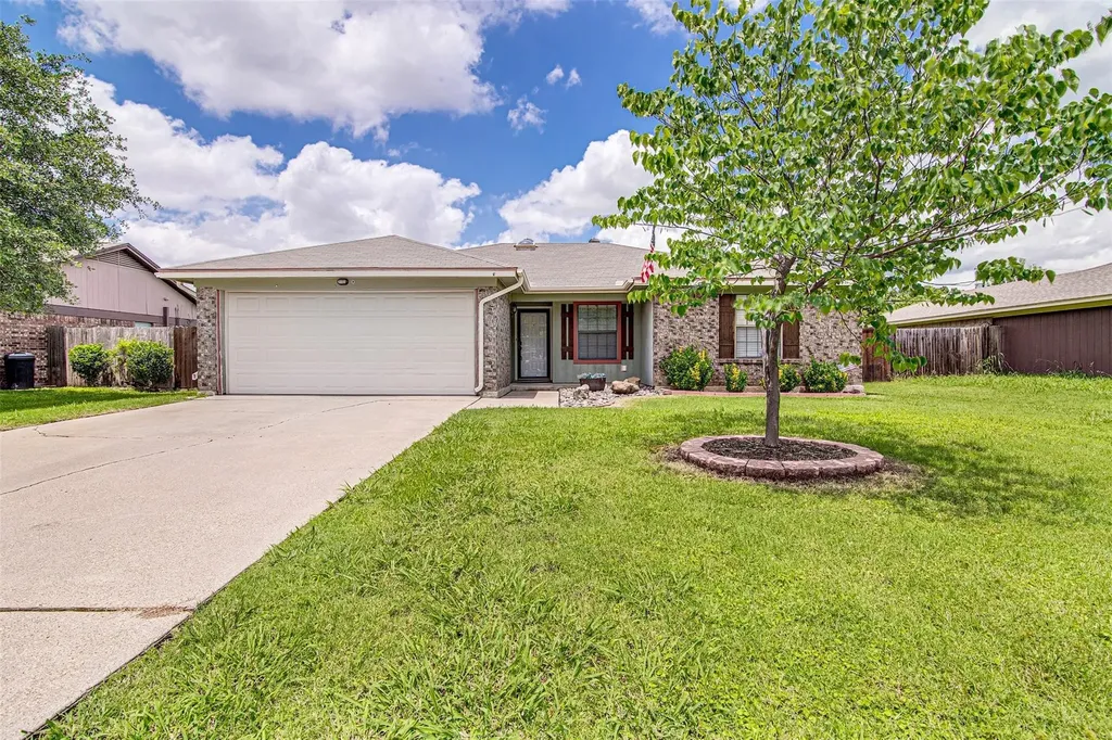 937 Springhill Drive Burleson TX 76028