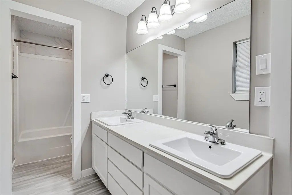 937 Springhill Drive Burleson TX 76028
